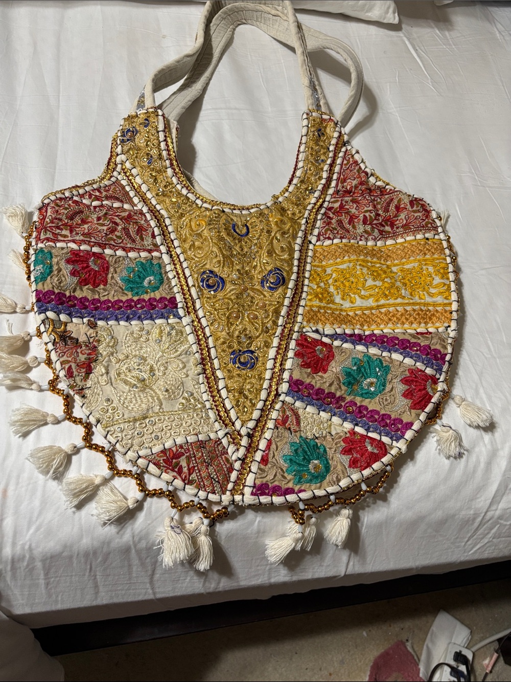 Rajasthani Bohemian Embroidered Patchwork Shoulder Bag in Multicolor. NWOT